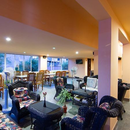 G Eleven Hotel Phnom Penh Esterno foto