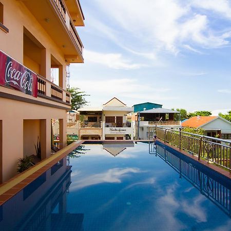 G Eleven Hotel Phnom Penh Esterno foto
