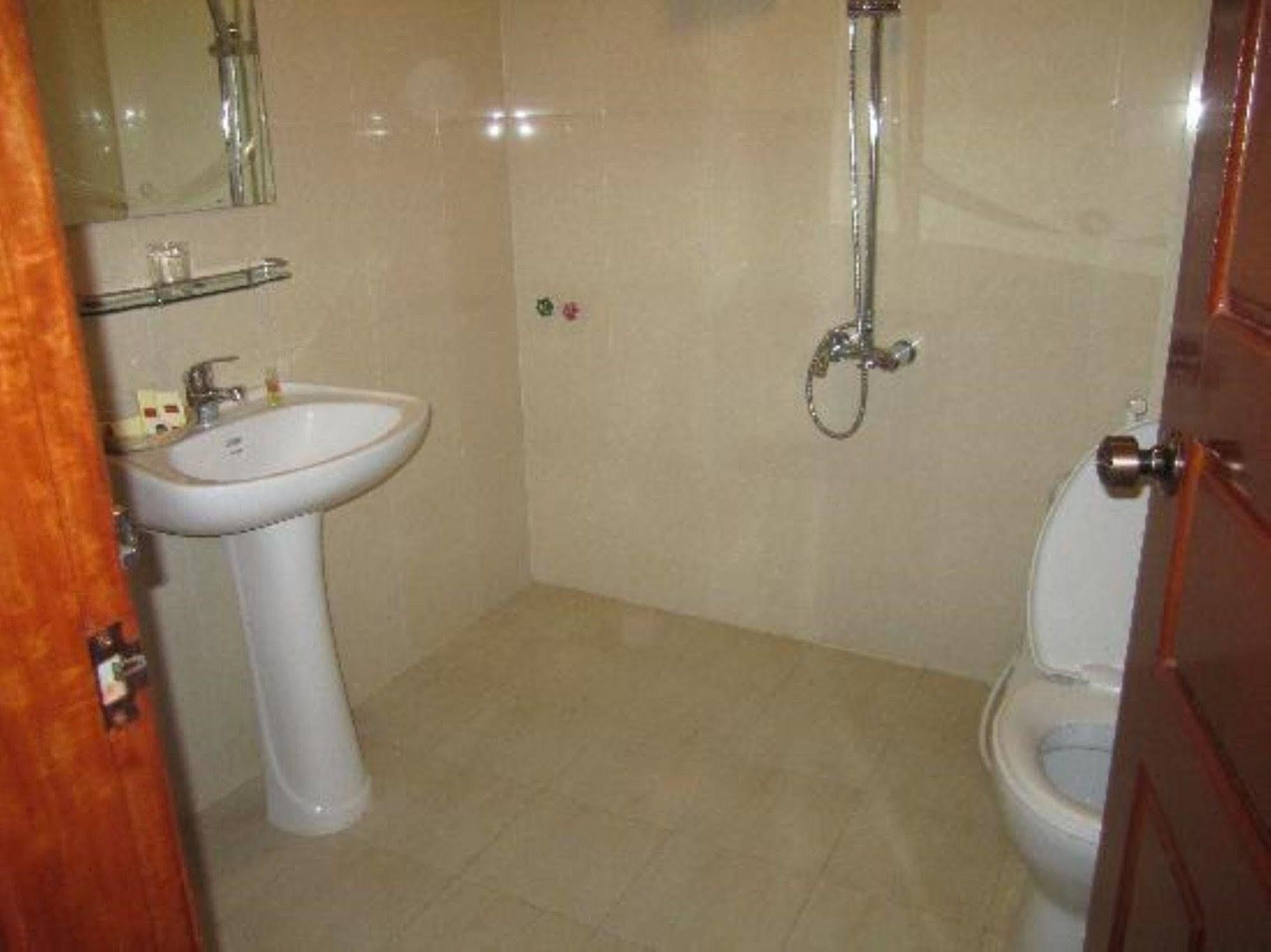 G Eleven Hotel Phnom Penh Esterno foto