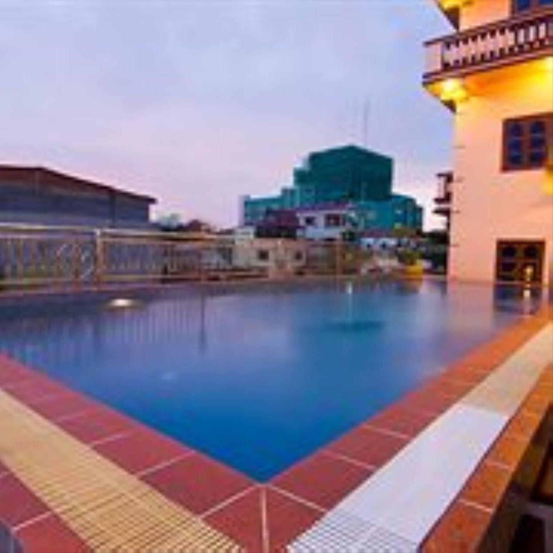G Eleven Hotel Phnom Penh Esterno foto