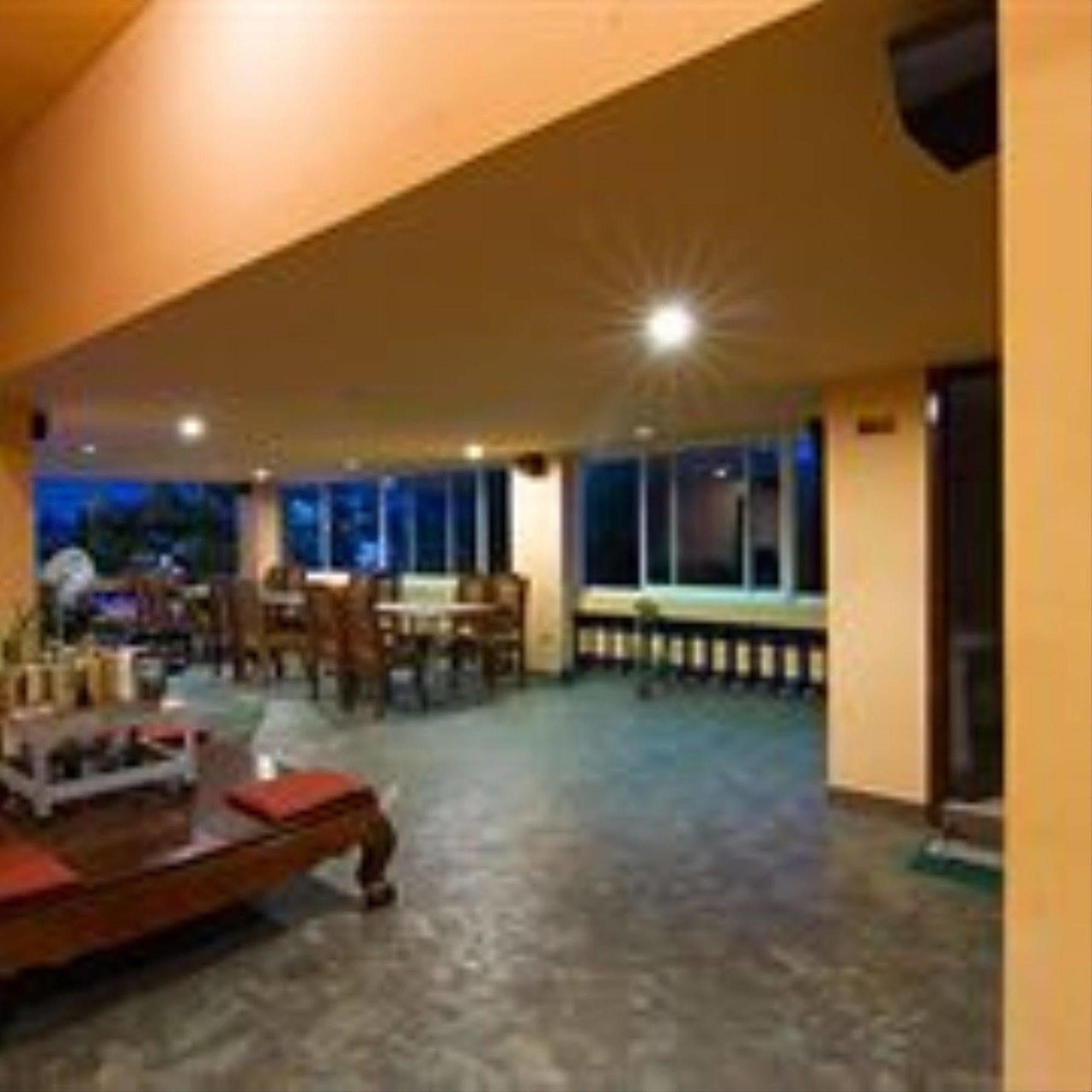 G Eleven Hotel Phnom Penh Esterno foto