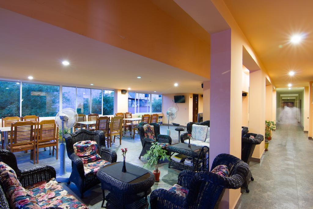 G Eleven Hotel Phnom Penh Esterno foto