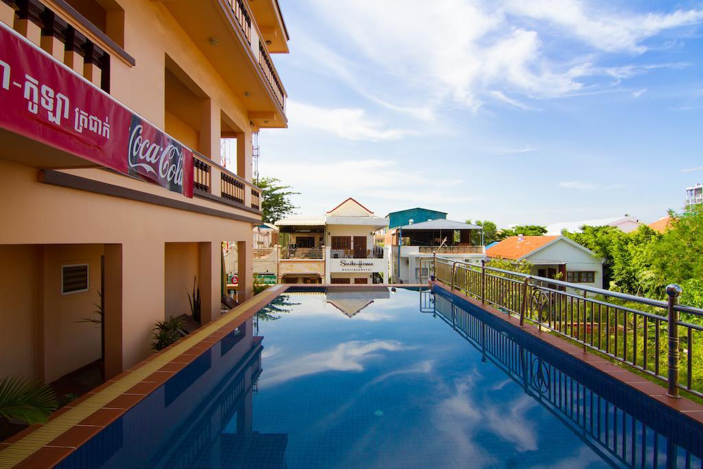G Eleven Hotel Phnom Penh Esterno foto