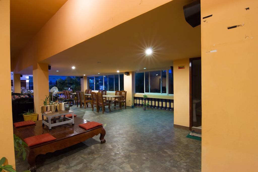 G Eleven Hotel Phnom Penh Esterno foto